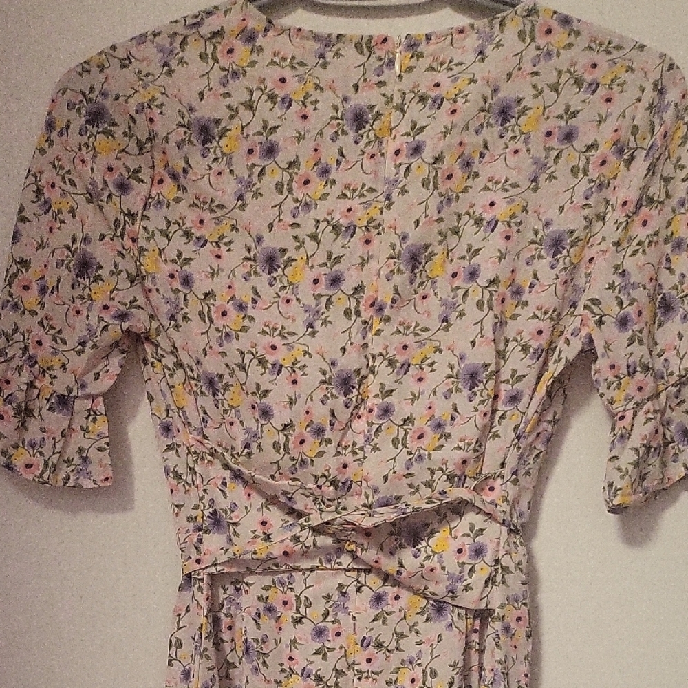 PrettyLittleThing Floral Mini Corsette Dress - Picture 4 of 5